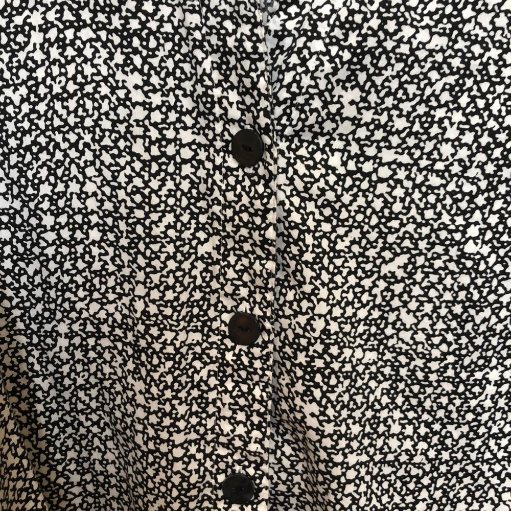Foxcroft Black and White Button Down Blouse - Picture 4 of 9